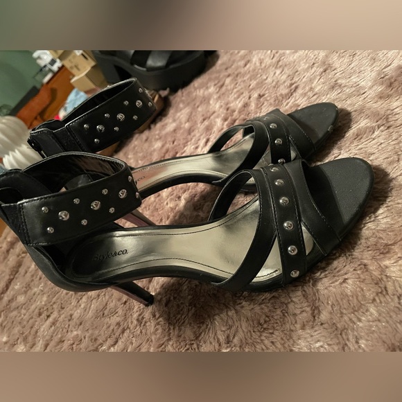 Black espadrilles! Size 7.5 - Picture 2 of 3